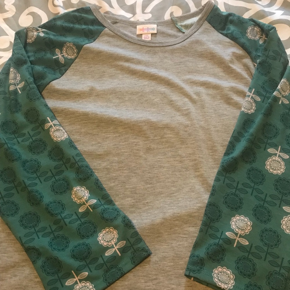 2xl LuLaRoe Randy tee.